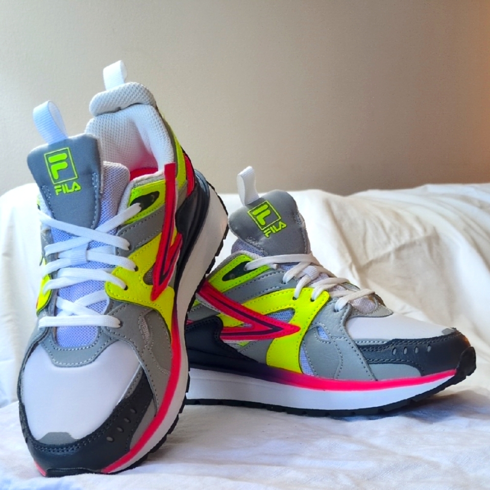 NEVER WORN Fila Sandenal Lilac Highrise Sneakers